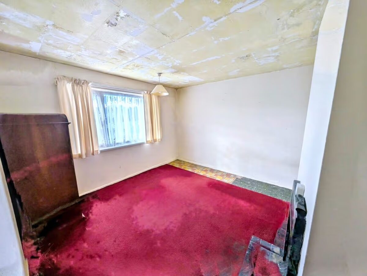Main bedroom before refurbishment